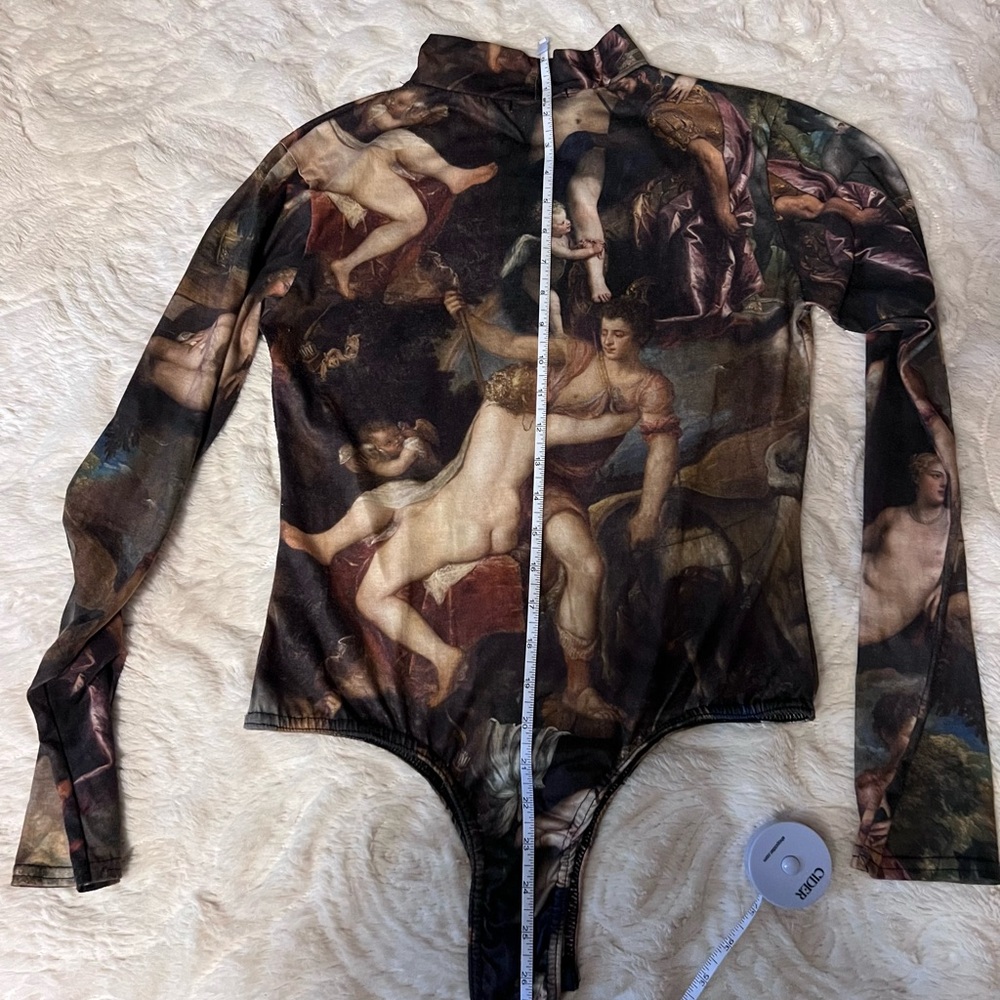 PrettyLittleThing Multicolor Renaissance printed Bodysuit - Picture 3 of 5
